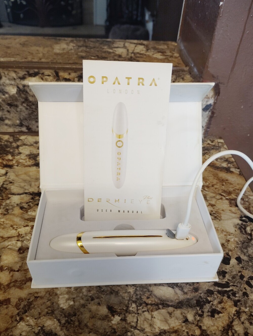 Patra White & Gold Dermiee Facial Device.New